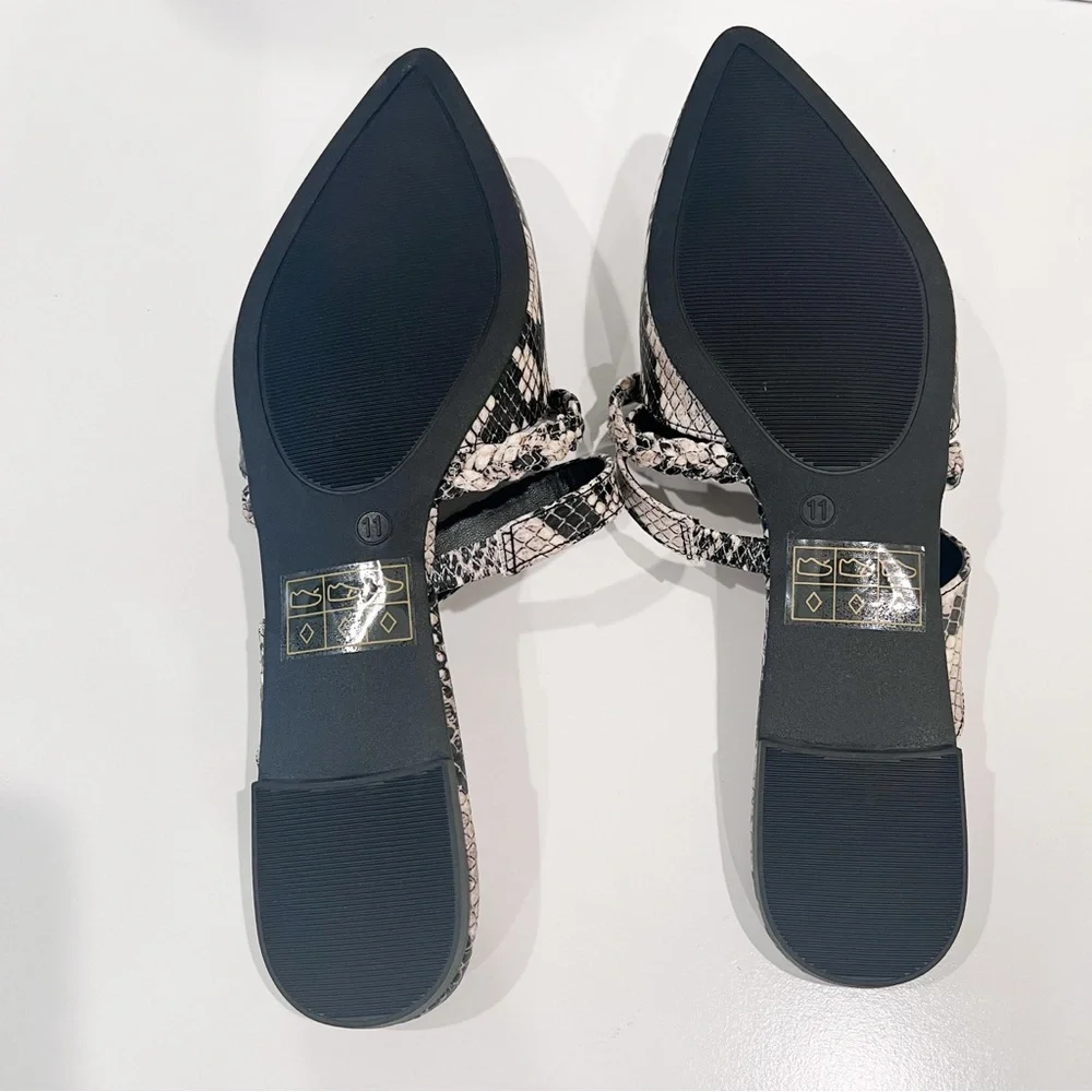 Journee Collection Olivea Pointed Toe Mule Flats Snakeskin Faux Leather 11 NEW